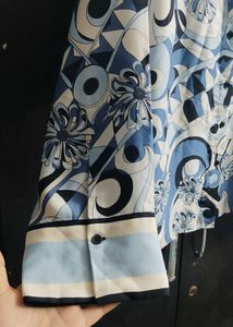 HnM-Blue &amp; White Print Top