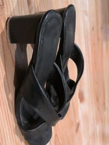 Chic Black Cross-Strap Heels