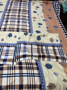 Cozy Plaid Leaf Bed Sheet Set