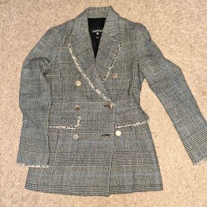 Chic Plaid Double-Breasted Blazer