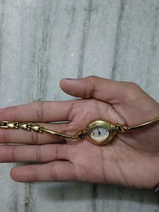 Elegant Gold Sonata Watch