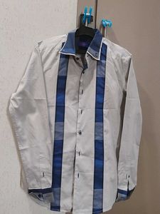 Men's Patterned Button-Down Shirt