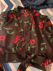 Tokyo Talkies Floral print top