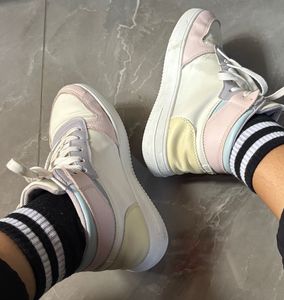 White Sneakers - Casual &amp; Comfortable