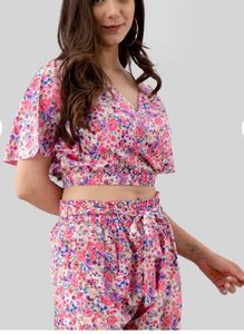 Like New Co Ord Set Floral Crop Top And Shorts