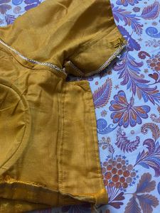 Elegant grye Saree with Mustard Blouse