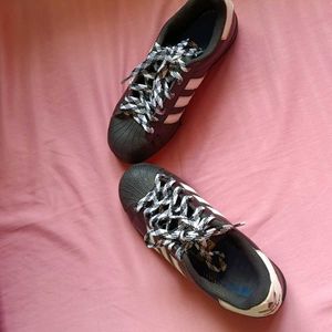 Adidas Superstar Sneakers