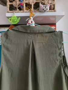 H&amp;M Olive Green Lace Panel Sleeveless Top