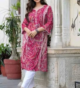 Elegant Paisley Print Kurta