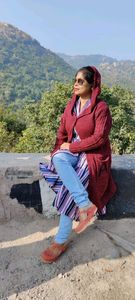 woolen shrug with hoodie🖤 colour maroon❤️ free size
