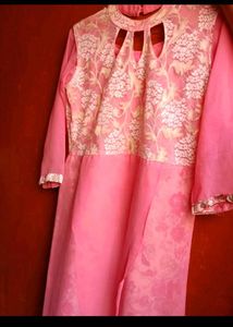 Elegant Pink Kurta Suit with Floral Design💕