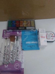 Makeup Brush Set with Eyeshadow &amp; More