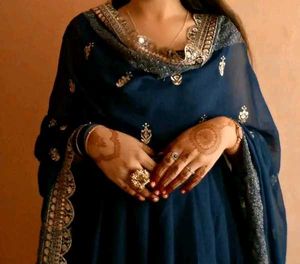 Elegant Teal Kurti with Intricate Dupatta
