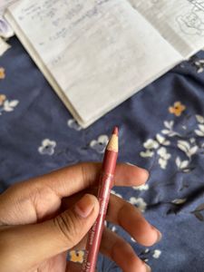 Mars lip liner
