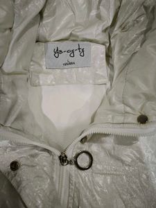 White Padded Hooded Jacket SIZE L