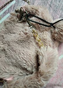 Fuzzy Heart Chain Bag