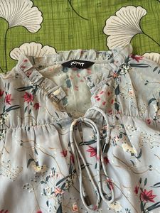 Chic Floral Print Blouse