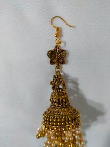 Elegant Gold Jhumka Earrings with Pearls