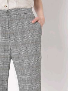 Chic Plaid Cropped Trousers
