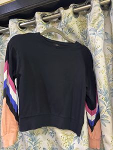 Stylish Colorblock black sweatshirt