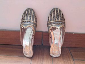 8) Ethnic Flats( Jaipuri Juti)