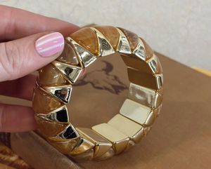 Chic Amber &amp; Gold Tone Bracelet