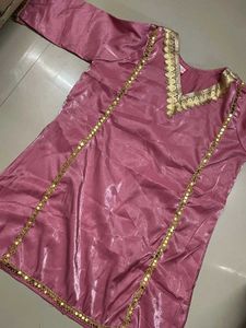 Elegant Pink Kurta with Gold Embellishments