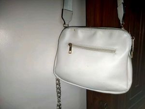 Lifestyle White Crossbody Sling Bag 🤍