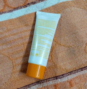 SUN High SPF 50 Waler Resislant Sun Cream D-partherd &amp; Vitamin E uva/uub Prolecidn