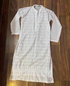 Elegant White Chikankari Kurta