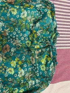 Floral Print Flowy Top