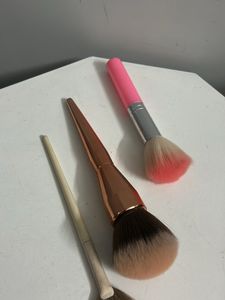 Set of 3 Makeup Brushes