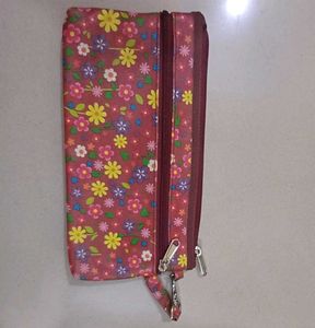 stationary pouche