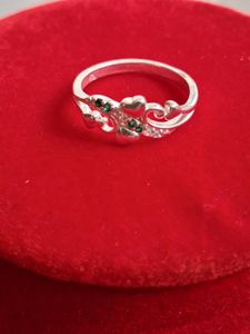 Beautiful New Heart-shaped Ring