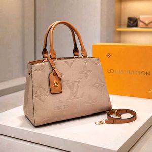 LOUIS VUITTON MONTAIGNE BAG WD magnetic box