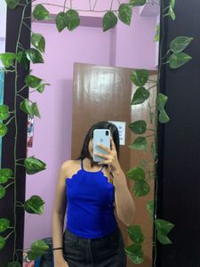 Cut Out Detail Crop Top