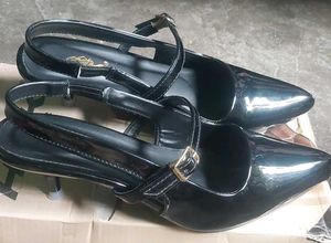 Glossy Black Pointed Toe Heels