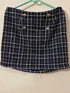 Chic Black & White Plaid Skirt