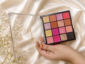 Mars Eyeshadow Palette
