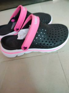 Skechers Black Pink Clogs never Used  uk1..