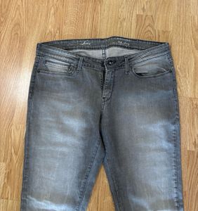 Women Levi's Grey Denim Jeans