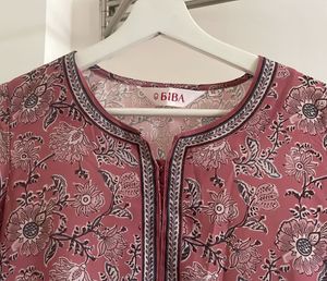 Beautiful Pink Floral Print Short Kurti