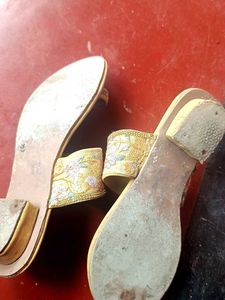 Embellished Toe-Ring Sandals
