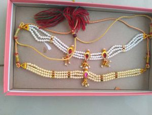 pearl necklace