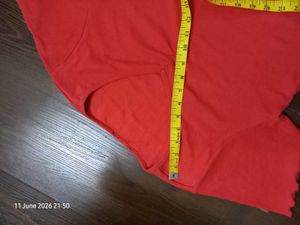 Cute Red Lettuce Trim Cropped Top
