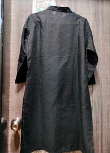 Elegant Black Embroidered Kurta