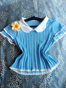 Cute Blue Cropped Knit Top