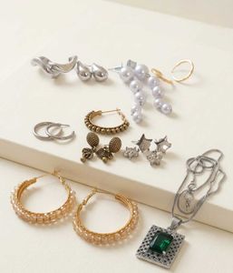 Assorted Women's Jewelry Set with 2 free earrings
