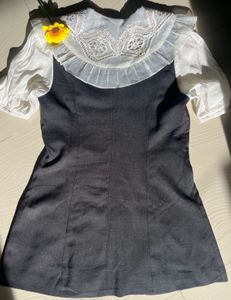 Chic Black Dress with Lace Collar