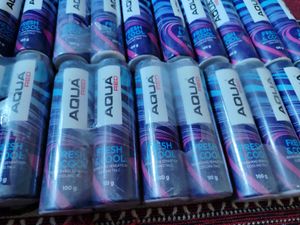 Pack of 4 Aqua Red Fresh & Cool Talcum Powder